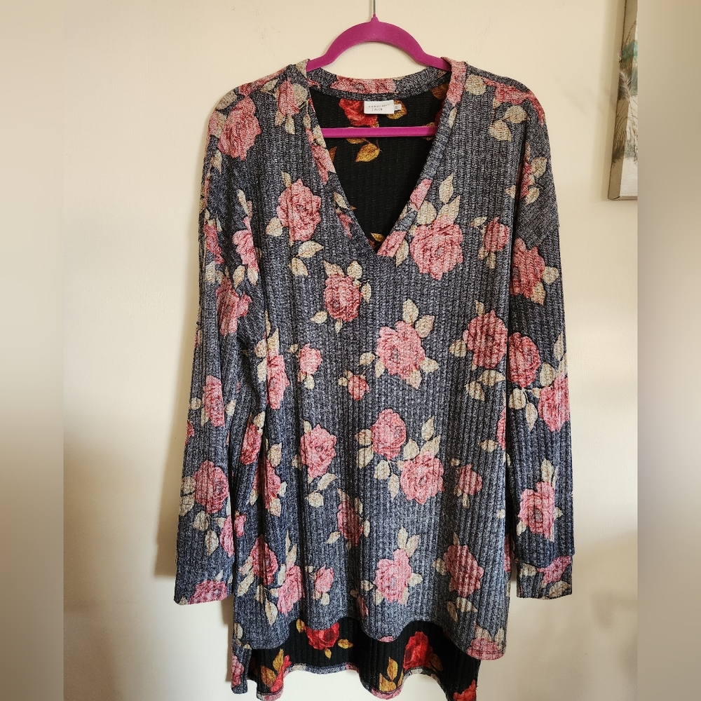Crescent Drive floral hi lo top XL 1X 2X